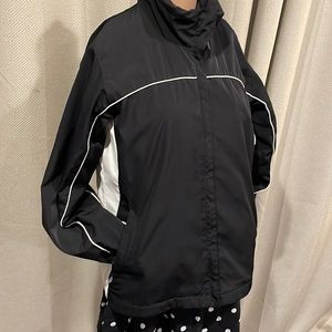 PTP 21 inches length 28 sleeves 25 inches pacific trail size medium zipper hood.